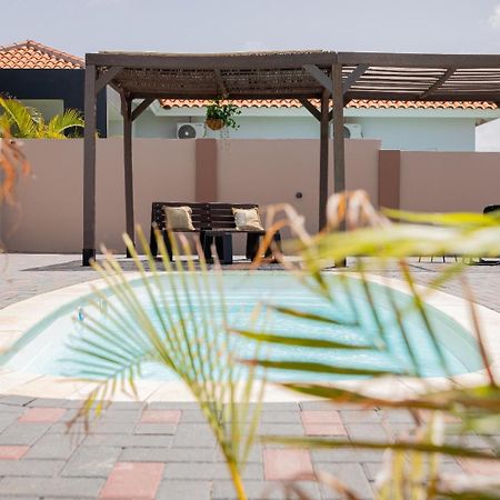 Av Curacao - Centrally Located Spacious Apartment Willemstad Extérieur photo