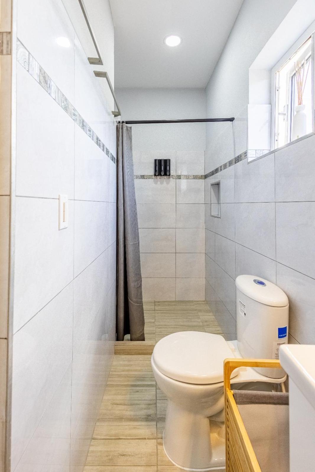 Av Curacao - Centrally Located Spacious Apartment Willemstad Extérieur photo