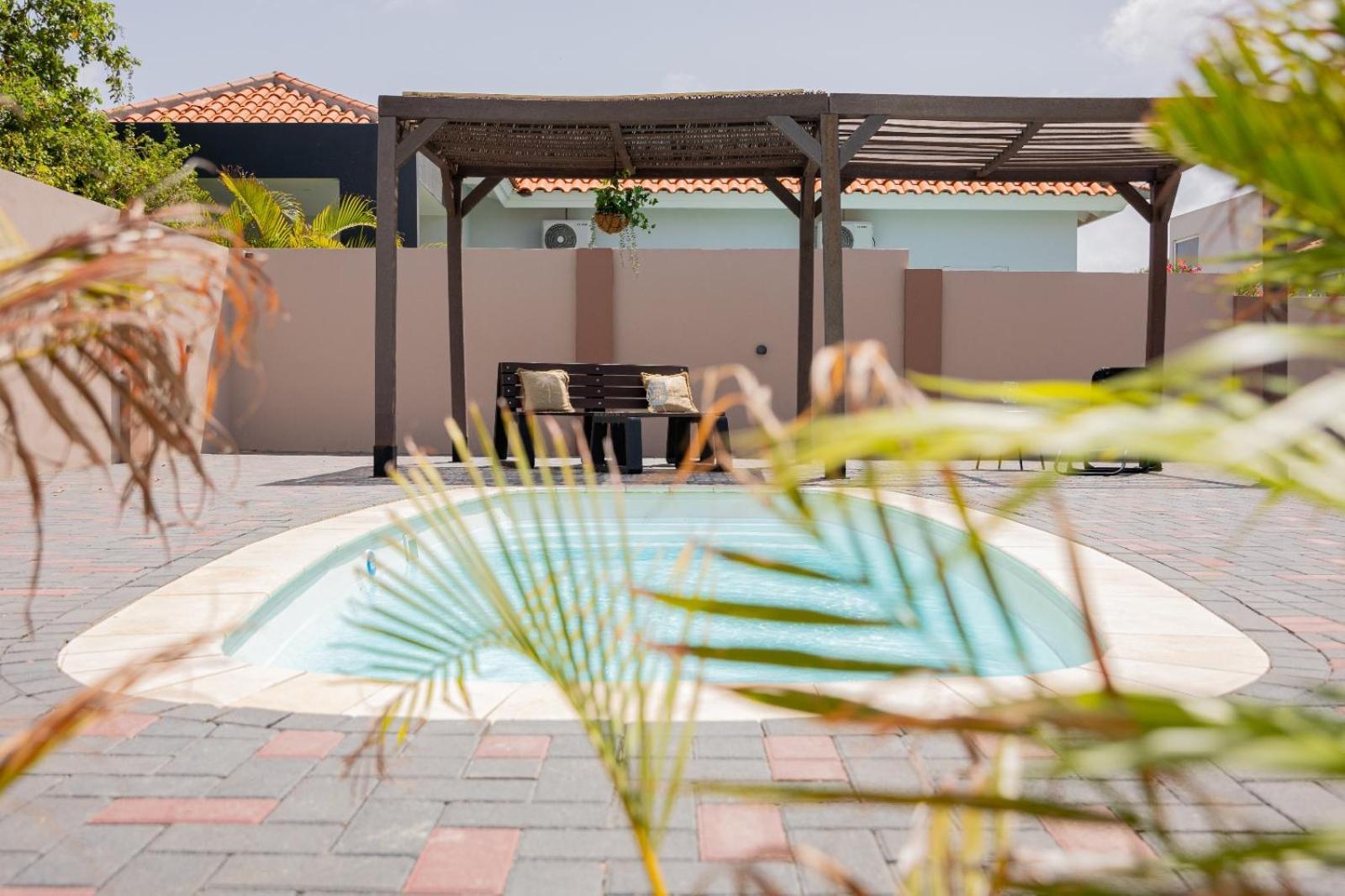 Av Curacao - Centrally Located Spacious Apartment Willemstad Extérieur photo