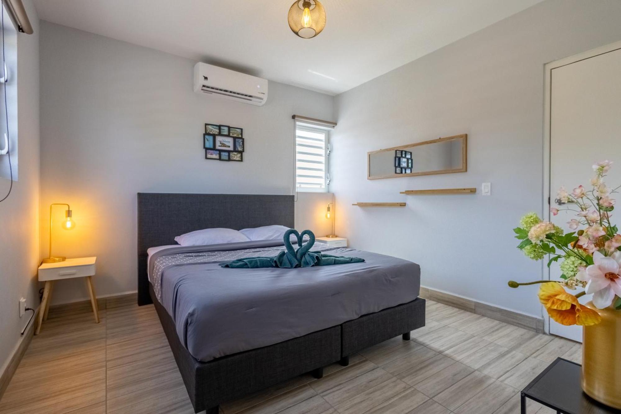 Av Curacao - Centrally Located Spacious Apartment Willemstad Extérieur photo